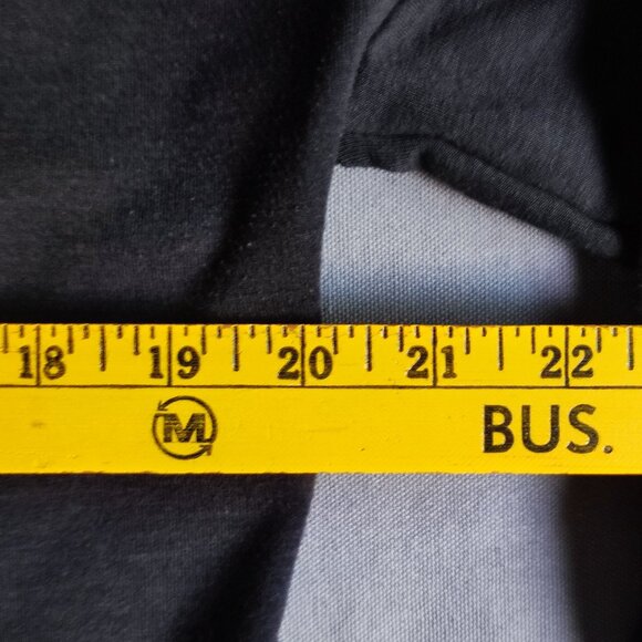 Under Armour active wear hoodie men's size M grey 1/2 zip, kangaroo pocket - Picture 10 of 11